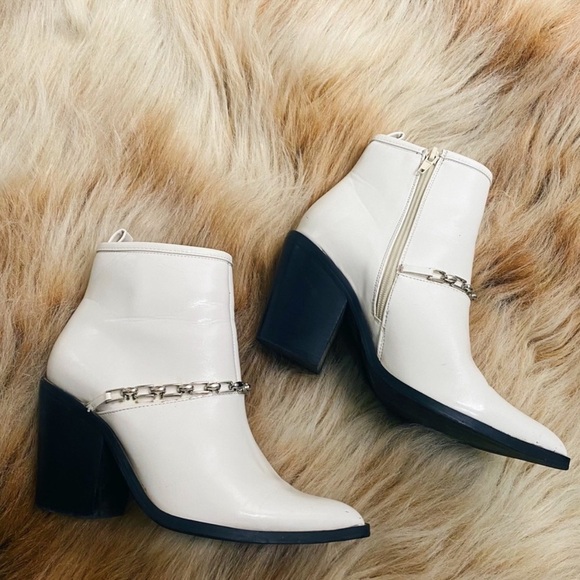 ASOS White Ankle Booties Chain Western Pointed Toe Chelsea Boot - Picture 3 of 8